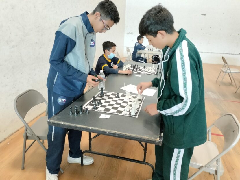 Acambaro: Estudiantes de secundaria participan en los Juegos Deportivos Escolares.