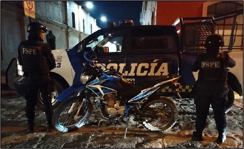BOLETÍN EMITIDO POR SPPEG: Aseguran elementos de las FSPE en Dolores Hidalgo al conductor de una motocicleta con reporte de robo.
