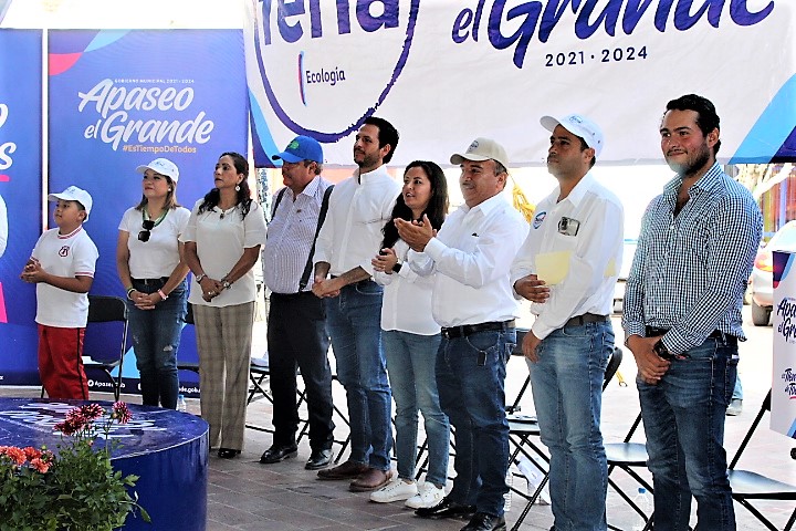 Participan alumnos de Apaseo el Grande en la Eco Feria Ecológica 2023.