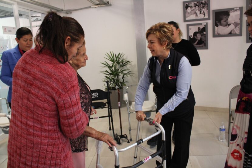 DIF Celaya beneficia a casi 50 familias con la entrega de aparatos ortopédicos.
