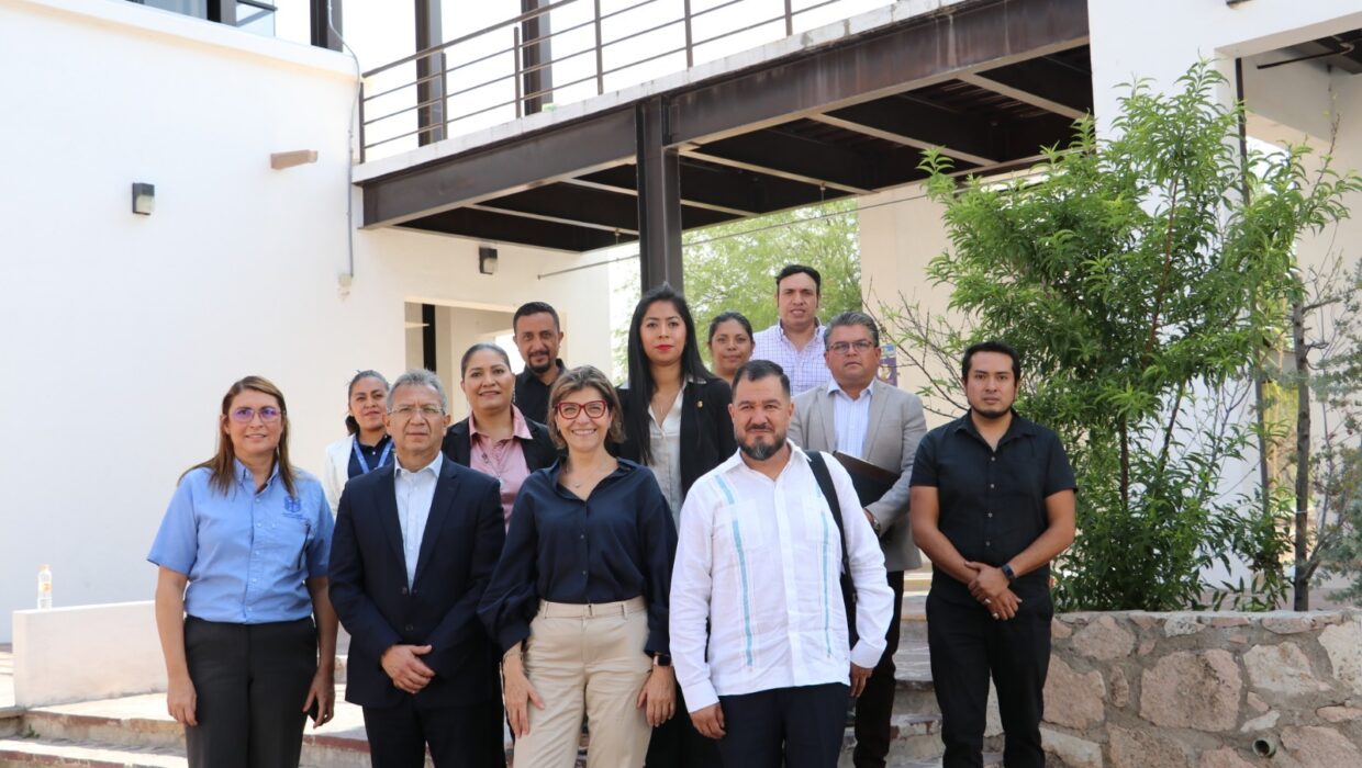 Rectora General se reúne con la comunidad universitaria del Centro Interdisciplinario del Noreste de la Universidad de Guanajuato.