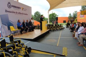 Entregan 75 sillas de ruedas a estudiantes guanajuatenses para fortalecer su inclusión y autonomía