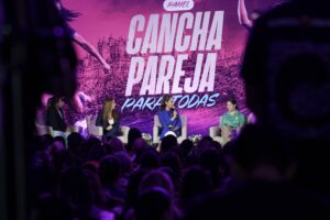 Promueve Gobierno de la Gente igualdad en el futbol y en la vida con el panel Cancha Pareja para Todas