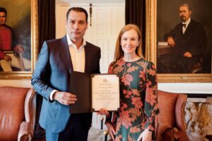 RECONOCE EMBAJADA DE ESTADOS UNIDOS COLABORACIÓN DE ALCALDE SANMIGUELENSE CON LA COMUNIDAD INTERNACIONAL
