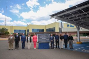 Inaugura Gobernadora la nueva instalación de paneles solares en GM Complejo Silao.