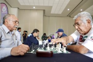 Impulsa DIF Estatal el talento de personas mayores con torneo de ajedrez