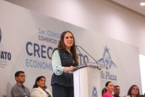 Inaugura Gobernadora Primer Congreso del Comercio de la Gente