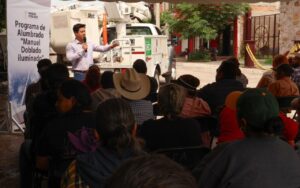 Avanza “Manuel Doblado Iluminado” en más de 20 comunidades y colonias. Realiza Presidente Municipal supervisión en San Juan de la Puerta.