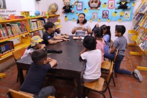 NIÑAS Y NIÑOS PARTICIPAN EN EL TALLER DE VERANO “MIS VACACIONES EN LA BIBLIOTECA 2026”