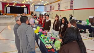 Equipo Tecnofísicos de la Secundaria Técnica No. 6 de Acámbaro conquista el primer lugar estatal con innovador proyecto de plástico biodegradable