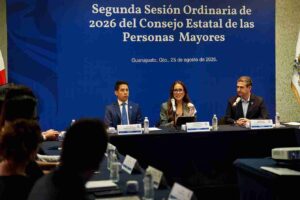 Reconoce Gobierno de la Gente las Historias Centenarias de personas  adultas mayores