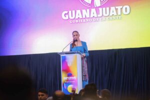 Asiste Gobernadora a la ceremonia de bienvenida de cursos e informe anual de actividades de la UG