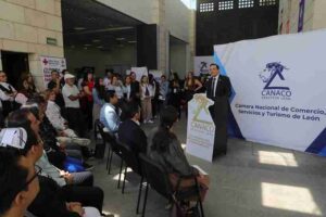GOBIERNO DE LA GENTE COLABORA CON EMPRESAS, ASOCIACIONES Y AUTORIDADES EN BENEFICIO DE FAMILIAS LEONESAS