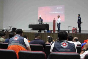 CAPACITAN A CUERPOS DE RESCATE Y PERSONAL DE  DEPENDENCIAS MUNICIPALES EN PREVENCIÓN DE INCIDENTES CON GAS NATURAL