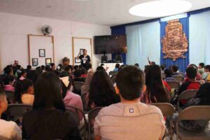Universitarios fomentan el diálogo y la cultura de paz en estudiantes de educación básica