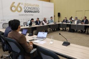 Analizan iniciativa relativa a la caducidad de actas de nacimiento