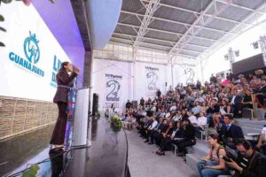 Refrenda Gobernadora su respaldo a las familias yurirenses