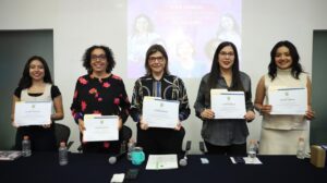 Académicas de la UG impulsan diálogo sobre la economía del cuidado y la brecha de la productividad invisible