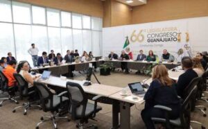 Dialogan sobre propuestas en materia de derecho a la igualdad hacia la mujer y ampliar el apoyo a hijas e hijos de víctimas de desaparición