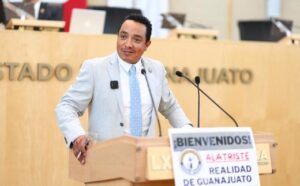 Solicitan se inicie proceso de remoción del fiscal general estatal.