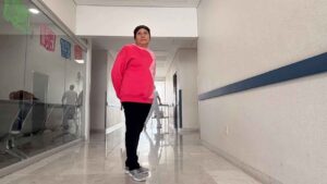 Entre quimioterapias y esperanza Ma. Elena invita a las mujeres a cuidar su salud.