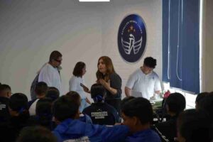Proponen estudiantes app para reportar situaciones en el entorno escolar
