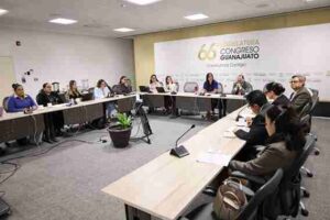 Analizan iniciativa para fortalecer mecanismos para prevenir y erradicar la violencia laboral por razón de género en el sector público